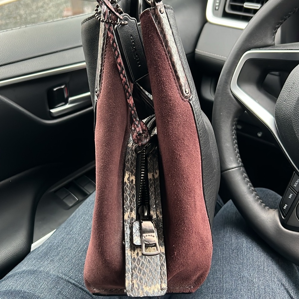 Upcrafted Dalton 31 In Colorblock With Snakeskin Detail - Picture 4 of 15